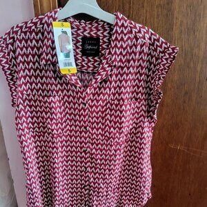 Women's collared t-shirt